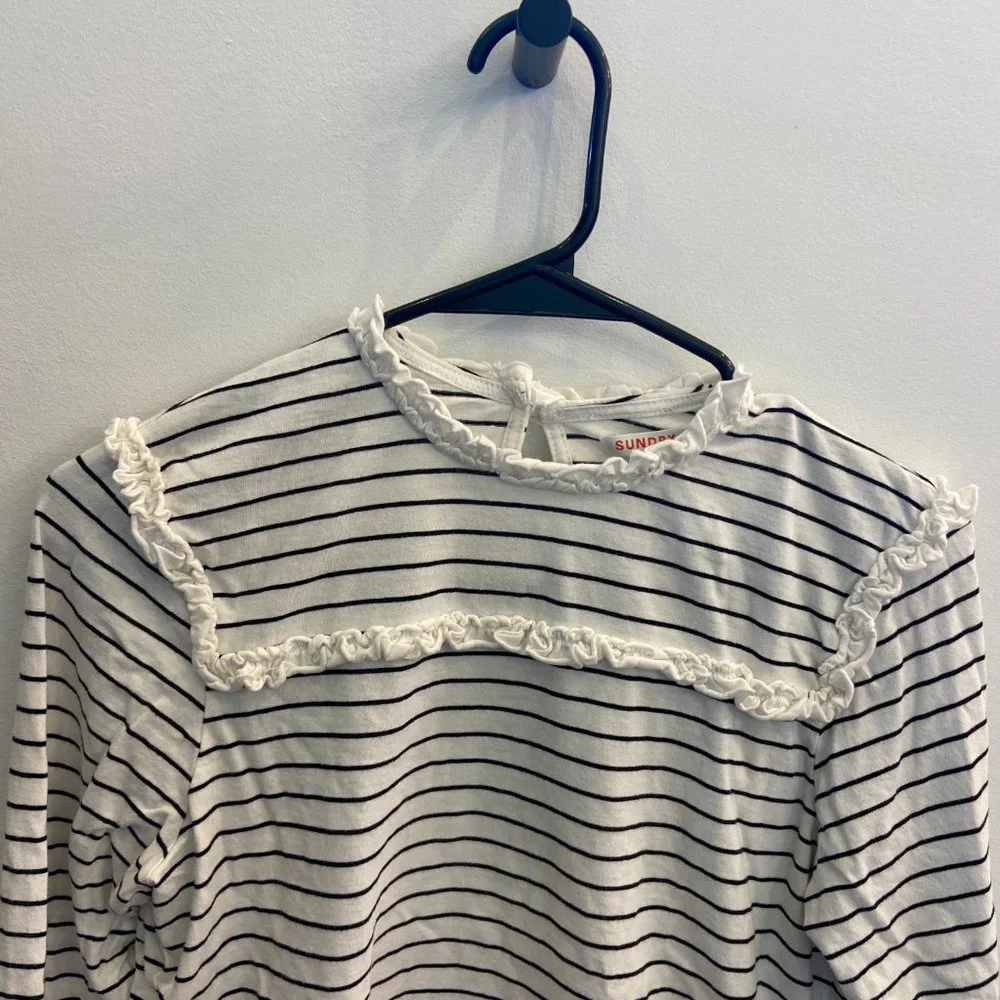 Sundry Size 1 Ruffle Bib Top - Picture 3 of 11